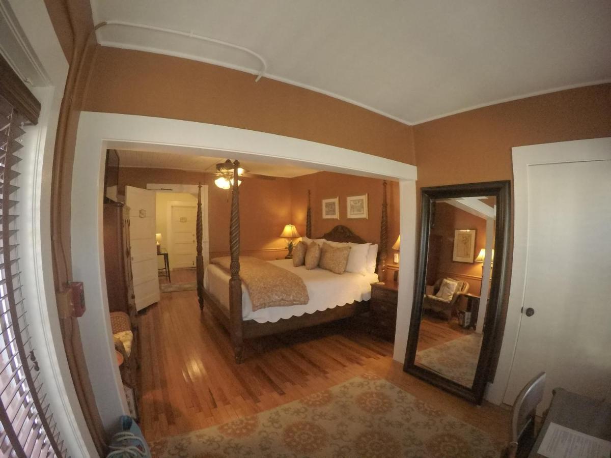 The Hibiscus House Of Fort Myers Exterior photo