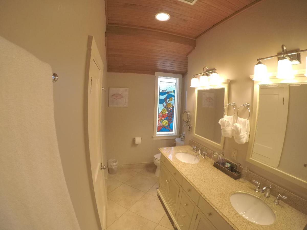 The Hibiscus House Of Fort Myers Exterior photo