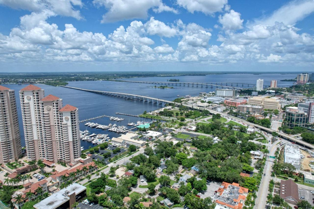 The Hibiscus House Of Fort Myers Exterior photo