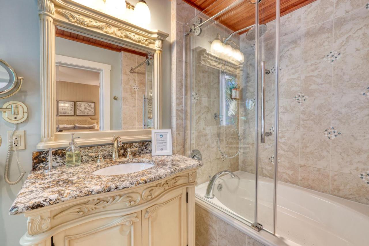 The Hibiscus House Of Fort Myers Exterior photo