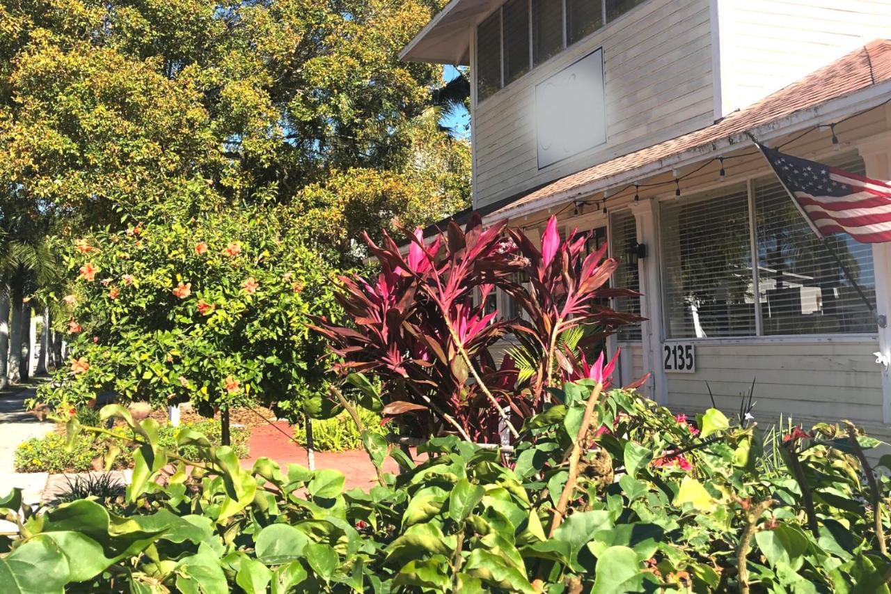 The Hibiscus House Of Fort Myers Exterior photo